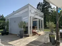 Fristående uterum pulpettak